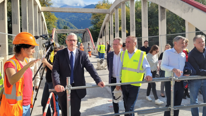 LES TRAVAUX POUR OUVRIR LE PONT DE BRIGNOUD AUX VÉHICULES LÉGERS ONT COMMENCÉ