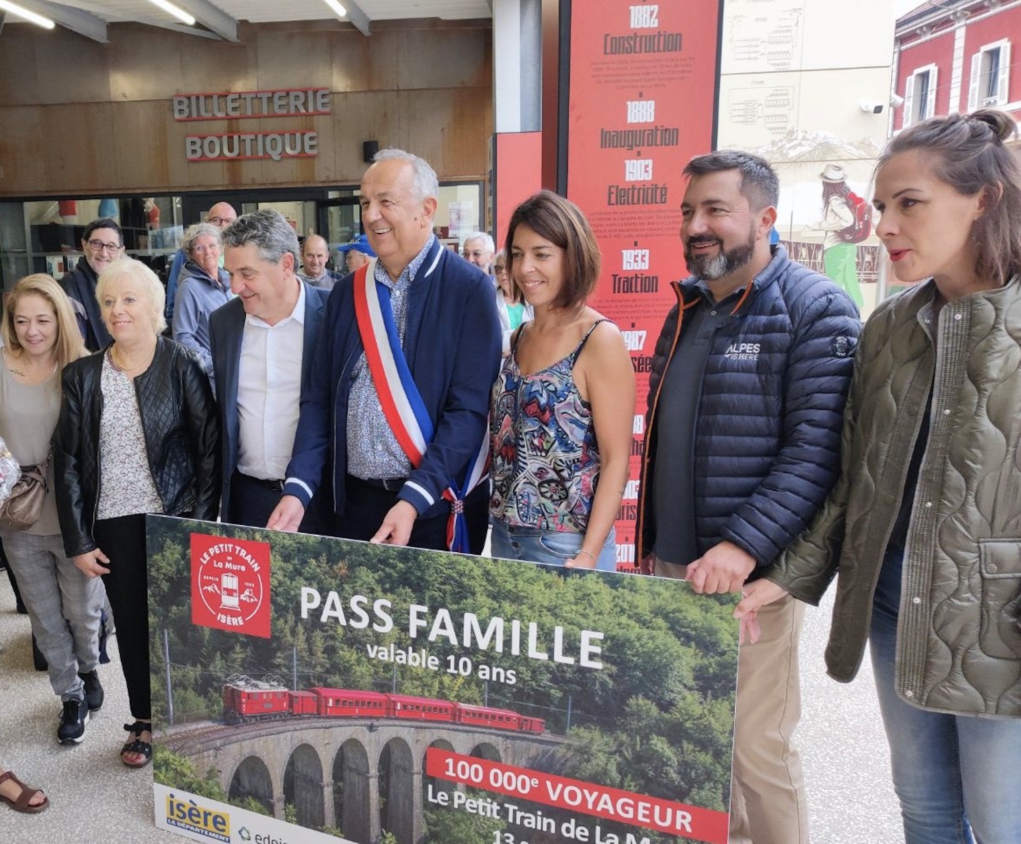 Le Petit Train de La Mure célèbre son 100 000e voyageur depuis sa réouverture